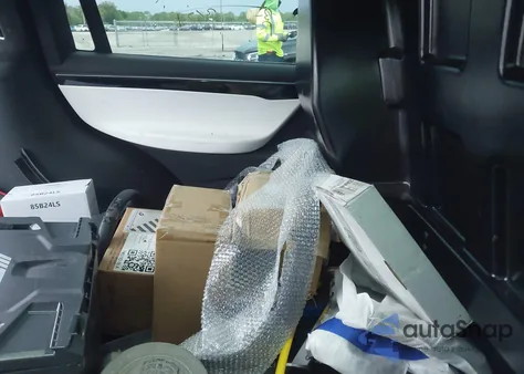 2017 Tesla Model X 100D/75D/90D from USA, damaged, VIN 5YJXCBE2XHF043785